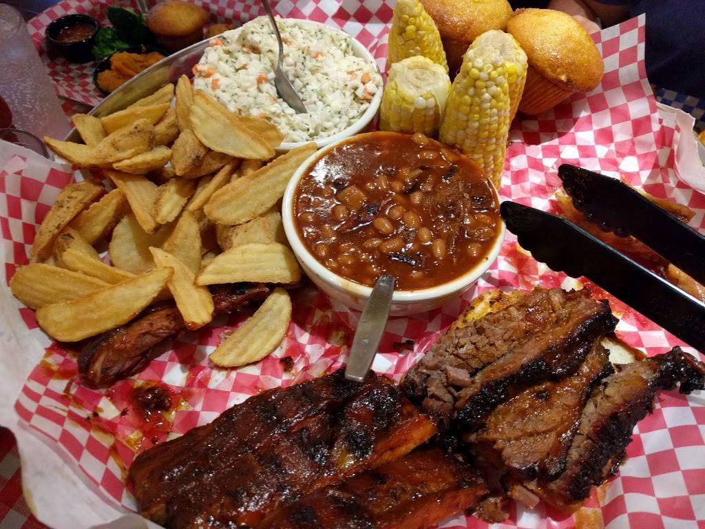 Famous Daves Bar-B-Que | restaurant | 1 Cabela Blvd, Scarborough, ME 04074, USA | 2075100025 OR +1 207-510-0025