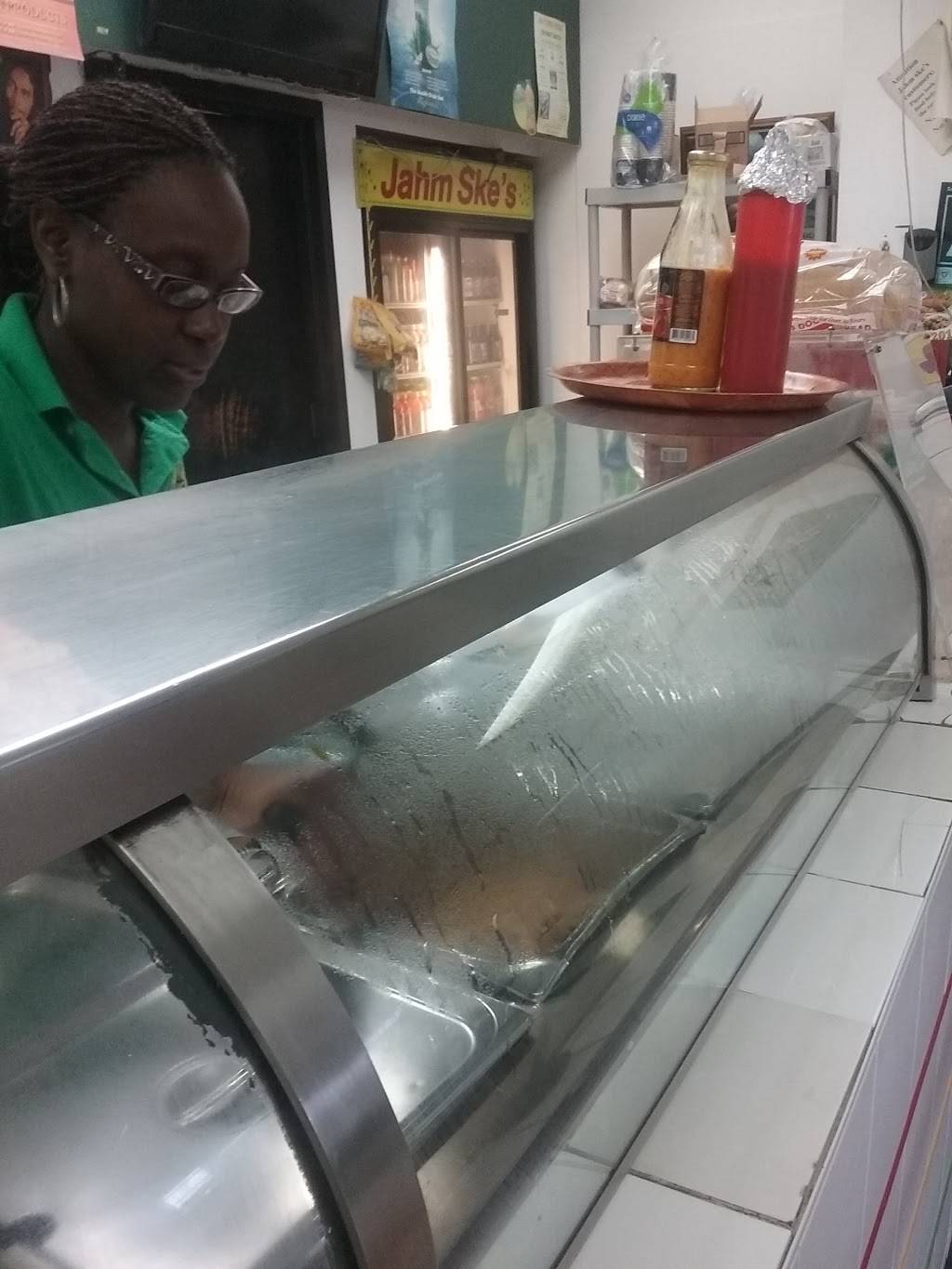 Jahm Skes | restaurant | 1291 Albany Ave, Hartford, CT 06112, USA | 8602467778 OR +1 860-246-7778