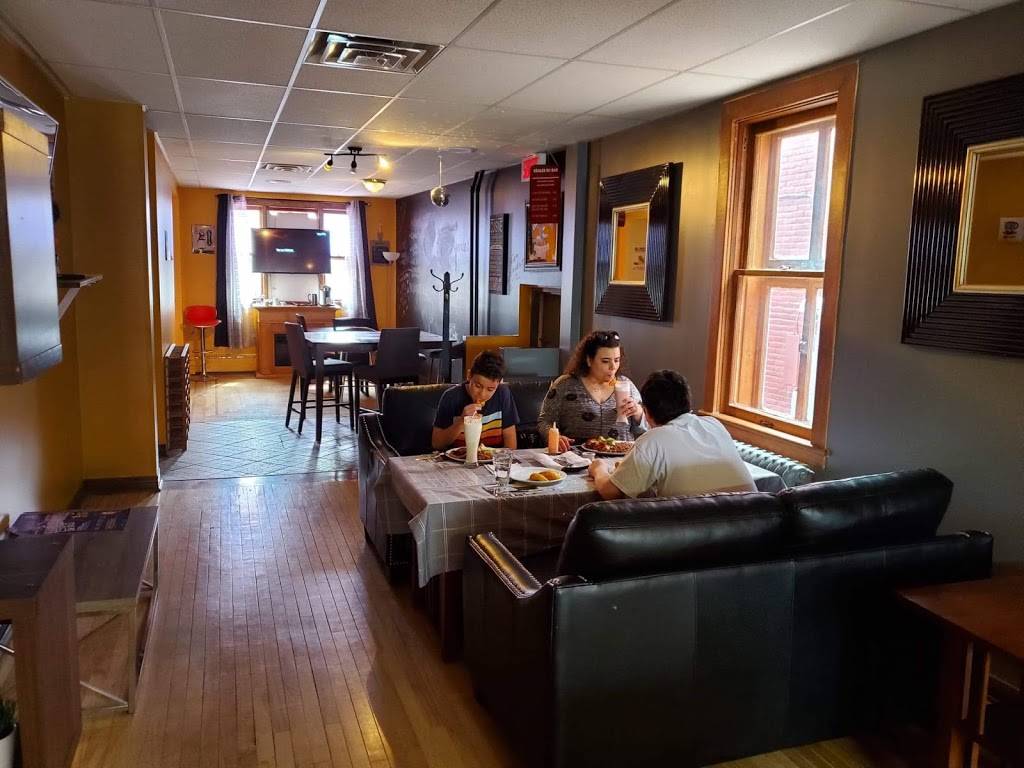 GuilloS Bistro Bar | restaurant | 95 Rue Notre Dame E, Victoriaville, QC G6P 3Z8, Canada | 8197521174 OR +1 819-752-1174