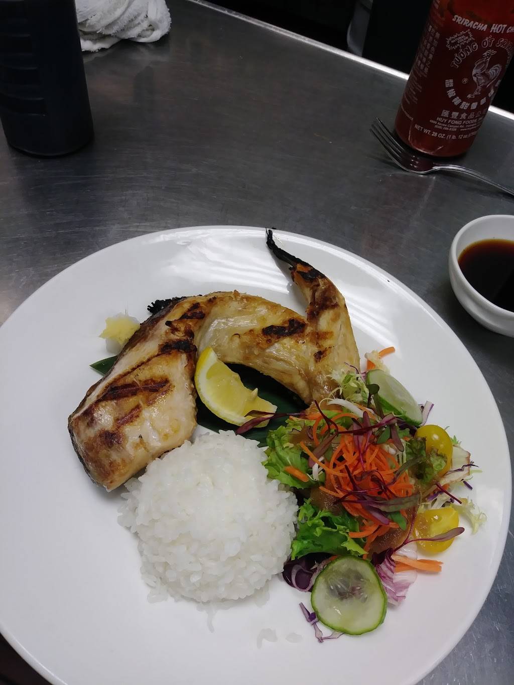 Kombu Sushi | restaurant | 3719 Sunset Blvd, Los Angeles, CA 90026, USA | 3236631048 OR +1 323-663-1048