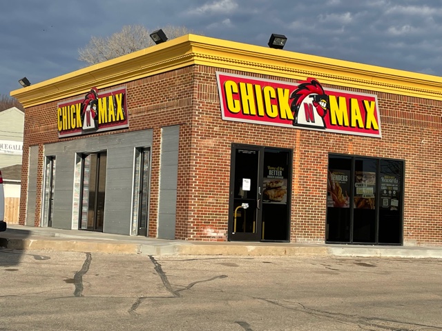 Chick N Max | restaurant | 5510 E Central Ave, Wichita, KS 67208, USA | 3164403981 OR +1 316-440-3981