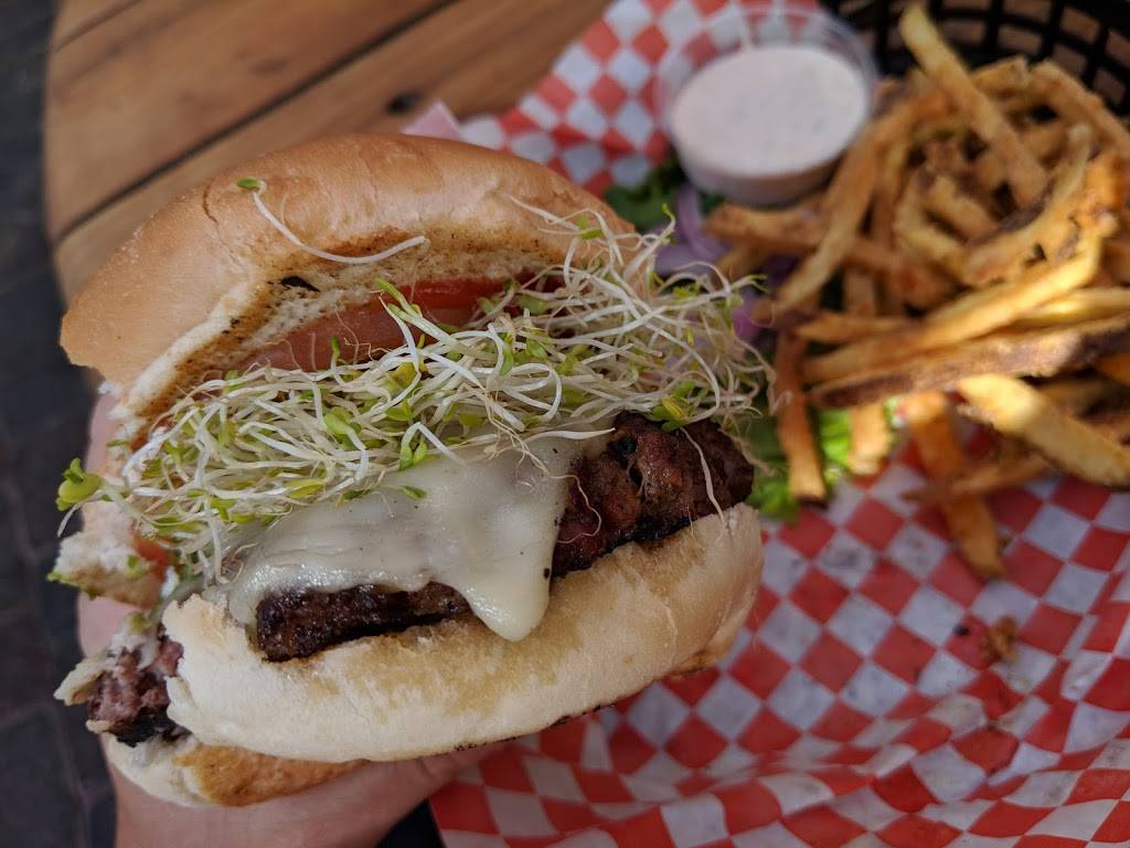 Austins Restaurant | restaurant | 120 Country Club Dr #24, Incline Village, NV 89451, USA | 7758327778 OR +1 775-832-7778