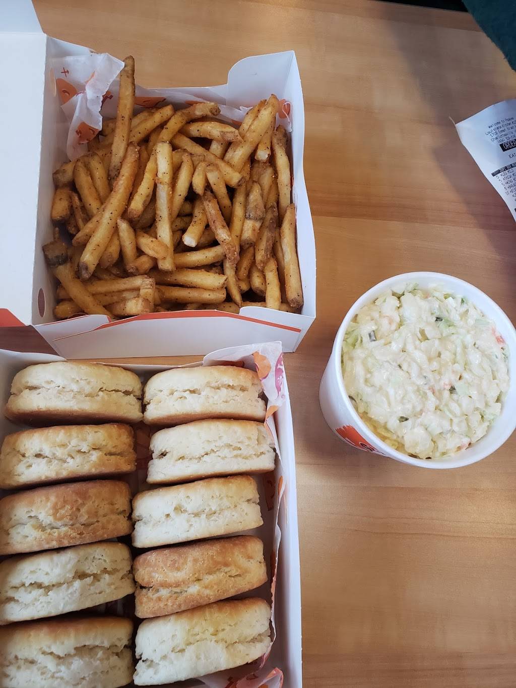 Popeyes Louisiana Kitchen | restaurant | 1709 Emmet St N, Charlottesville, VA 22901, USA | 4345298148 OR +1 434-529-8148