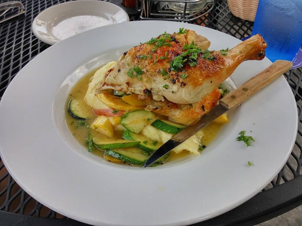 Colombos Cafe & Pastries | bakery | 544 Main St, Hyannis, MA 02601, USA | 5087905700 OR +1 508-790-5700