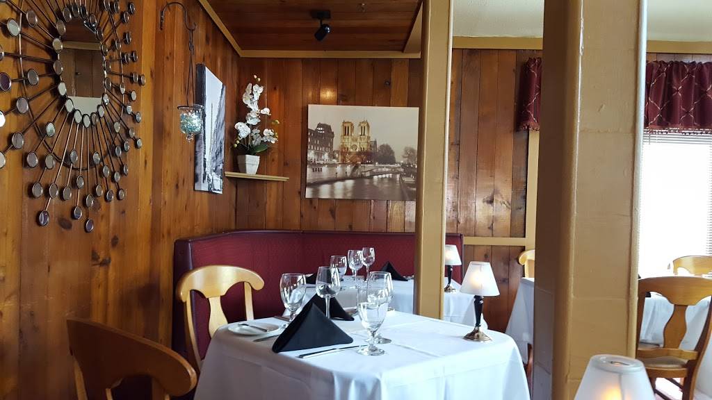 Le Coq Au Vin | restaurant | 4800 S Orange Ave, Orlando, FL 32806, USA | 4078516980 OR +1 407-851-6980