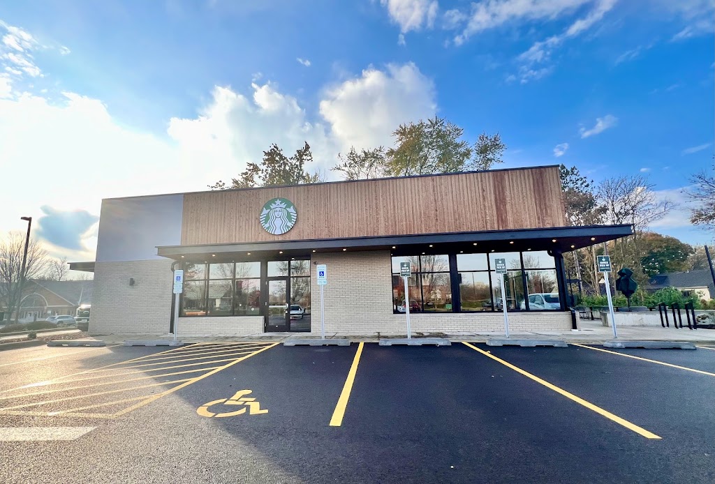 Starbucks | cafe | 904 State Rte 31, McHenry, IL 60050, USA | 8153880018 OR +1 815-388-0018