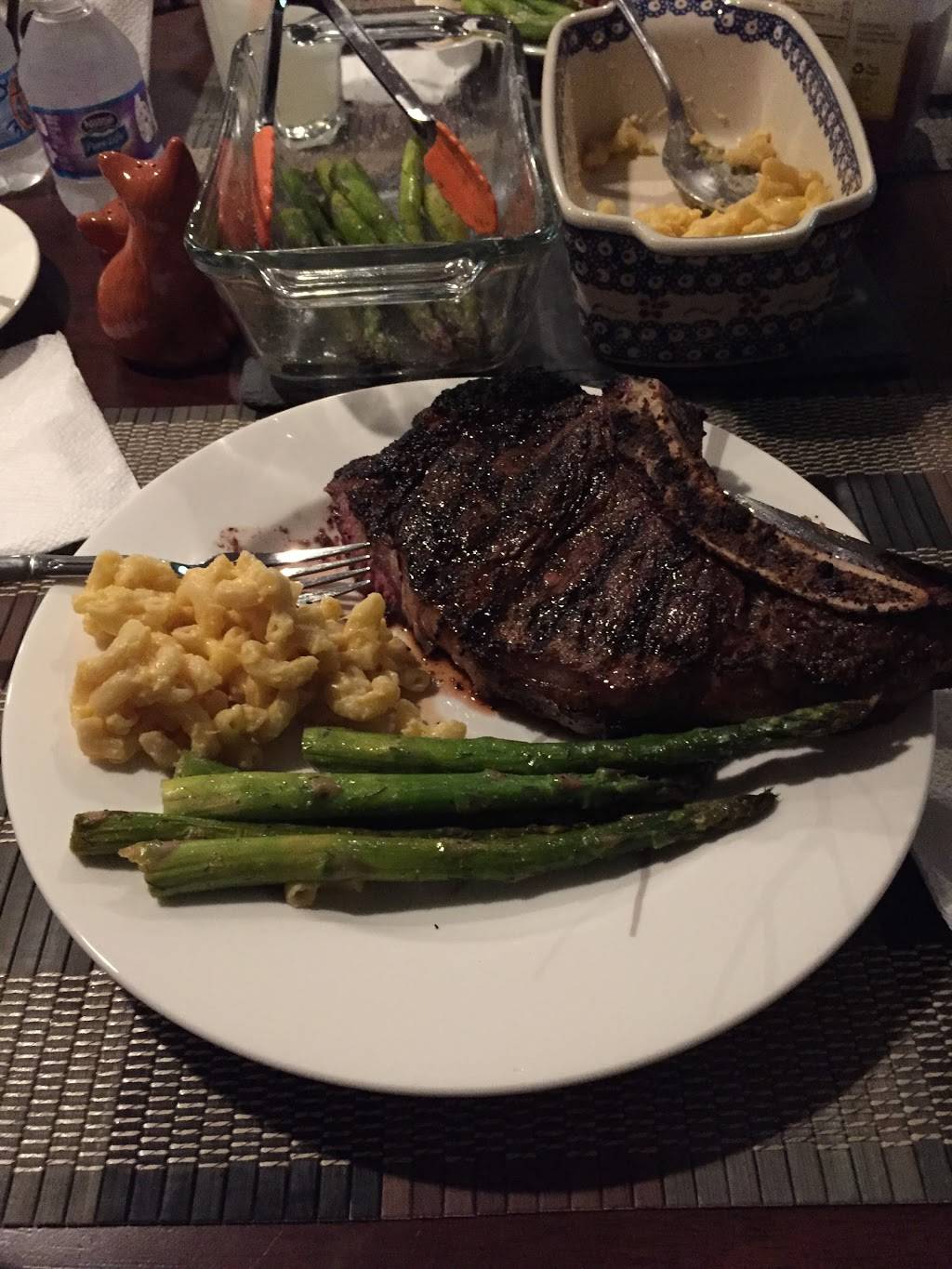 Snyders Bar and Grill | restaurant | 1206, 3320 Elliston Cir, Philadelphia, PA 19114, USA | 2674742276 OR +1 267-474-2276