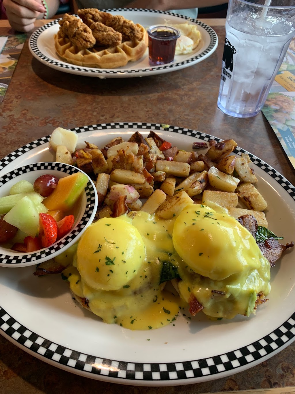 Black Bear Diner Scottsdale | restaurant | 17032 N Scottsdale Rd, Phoenix, AZ 85054, USA | 4809273773 OR +1 480-927-3773