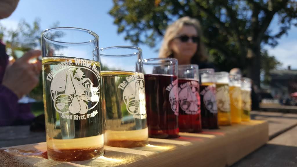 The Gorge White House | cafe | 2265 OR-35, Hood River, OR 97031, USA | 5413862828 OR +1 541-386-2828