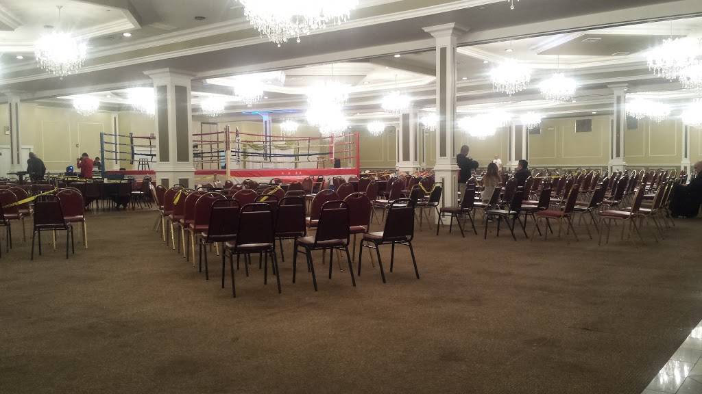 Lakehurst Banquets | night club | 300 Lakehurst Rd, Waukegan, IL 60085, USA | 8474403300 OR +1 847-440-3300