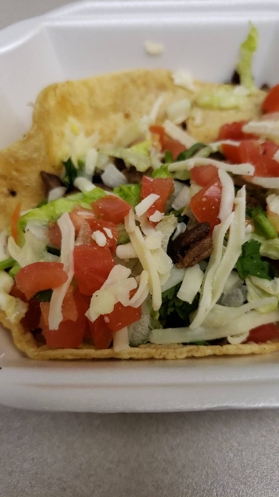 Carlitos Tacos | restaurant | 7828 N 2nd St, Machesney Park, IL 61115, USA | 7792107188 OR +1 779-210-7188