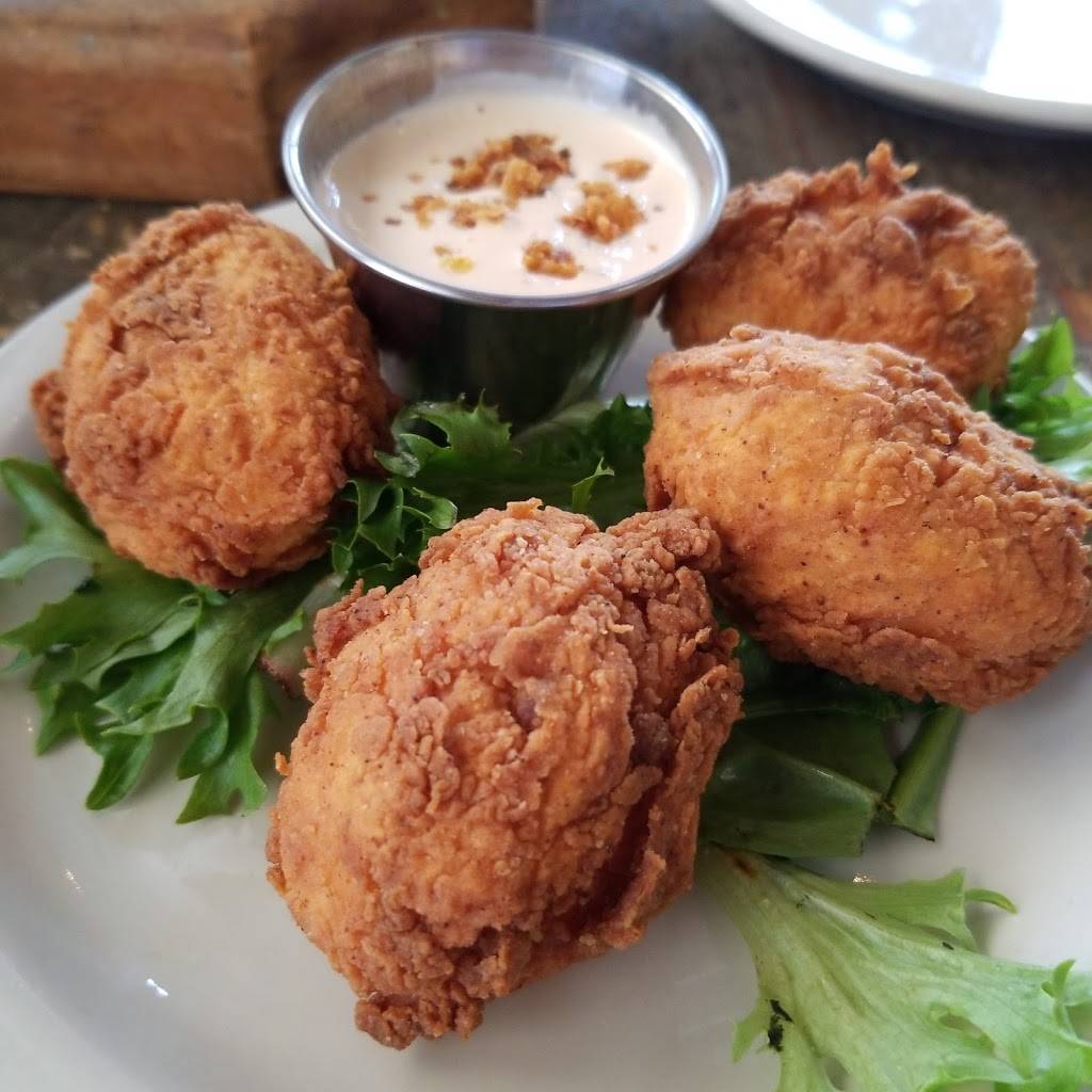 Lucys Fried Chicken | restaurant | 2218 College Ave, Austin, TX 78704, USA | 5122972423 OR +1 512-297-2423