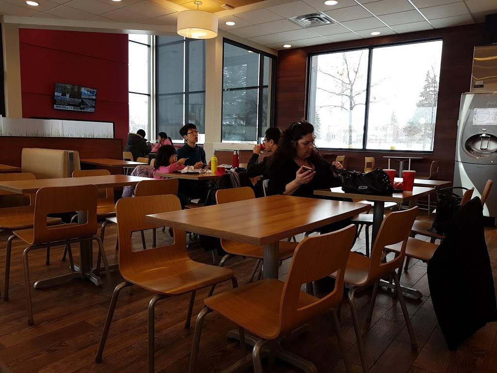 Wendys | restaurant | 1070 Major Mackenzie Dr E, Richmond Hill, ON L4C 9W4, Canada | 9058835145 OR +1 905-883-5145
