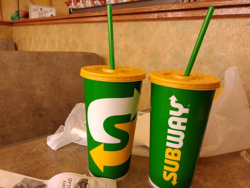 Subway | restaurant | 105 Dix St, Columbus, WI 53925, USA | 9206235453 OR +1 920-623-5453