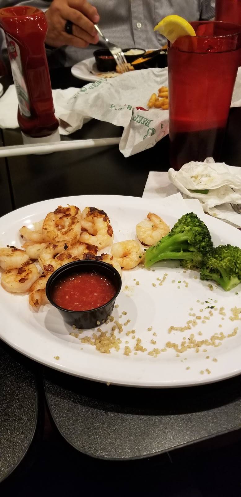 Beef O Bradys | restaurant | 7050 NW 140th St, Chiefland, FL 32626, USA | 3524939664 OR +1 352-493-9664