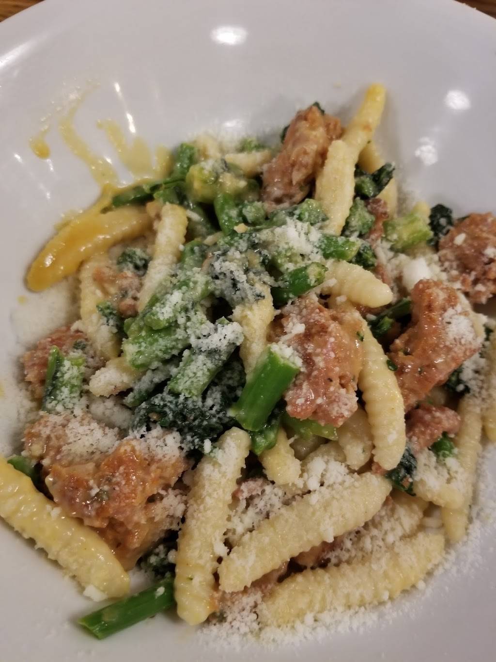 LeoGreta | restaurant | 301 W Main St, Carnegie, PA 15106, USA | 4124896382 OR +1 412-489-6382