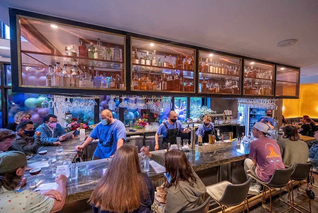 Royal 38 | restaurant | 2301 N Akard St Suite 210, Dallas, TX 75201, USA | 2147369010 OR +1 214-736-9010