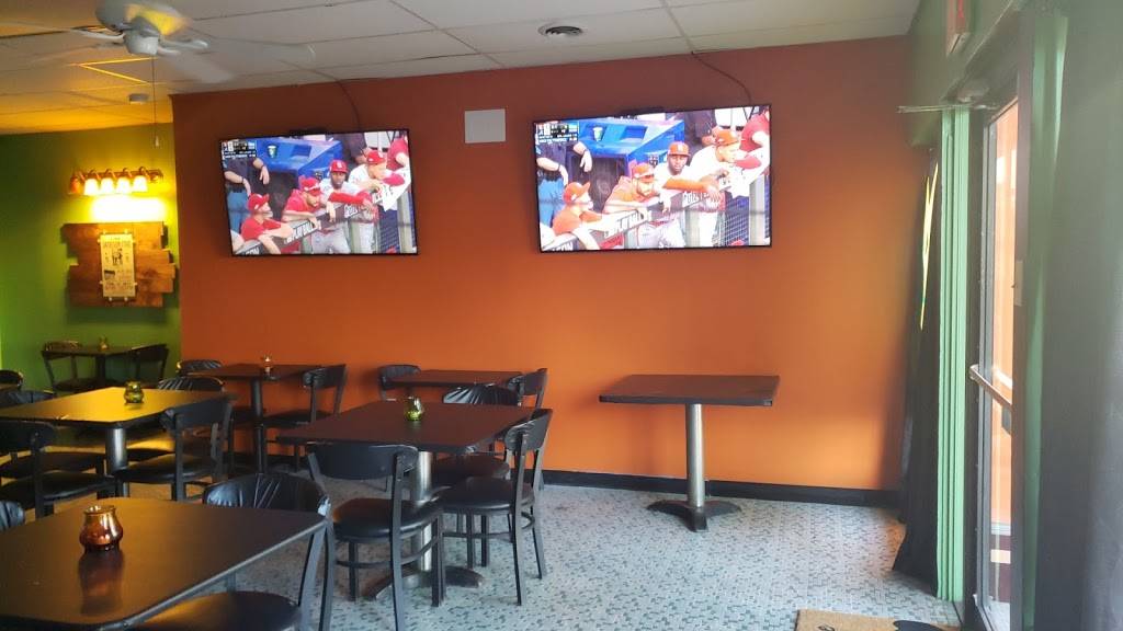 Mingle Sports Bar & Grill | restaurant | 5535 S Grand Ave, St. Louis, MO 63111, USA | 3146968880 OR +1 314-696-8880