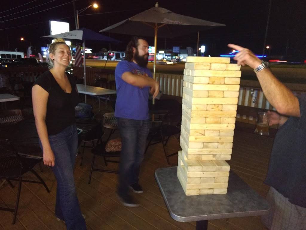 The Wild Hawg | restaurant | 4141 US Highway 27 North, Sebring, FL 33870, USA | 8634515590 OR +1 863-451-5590