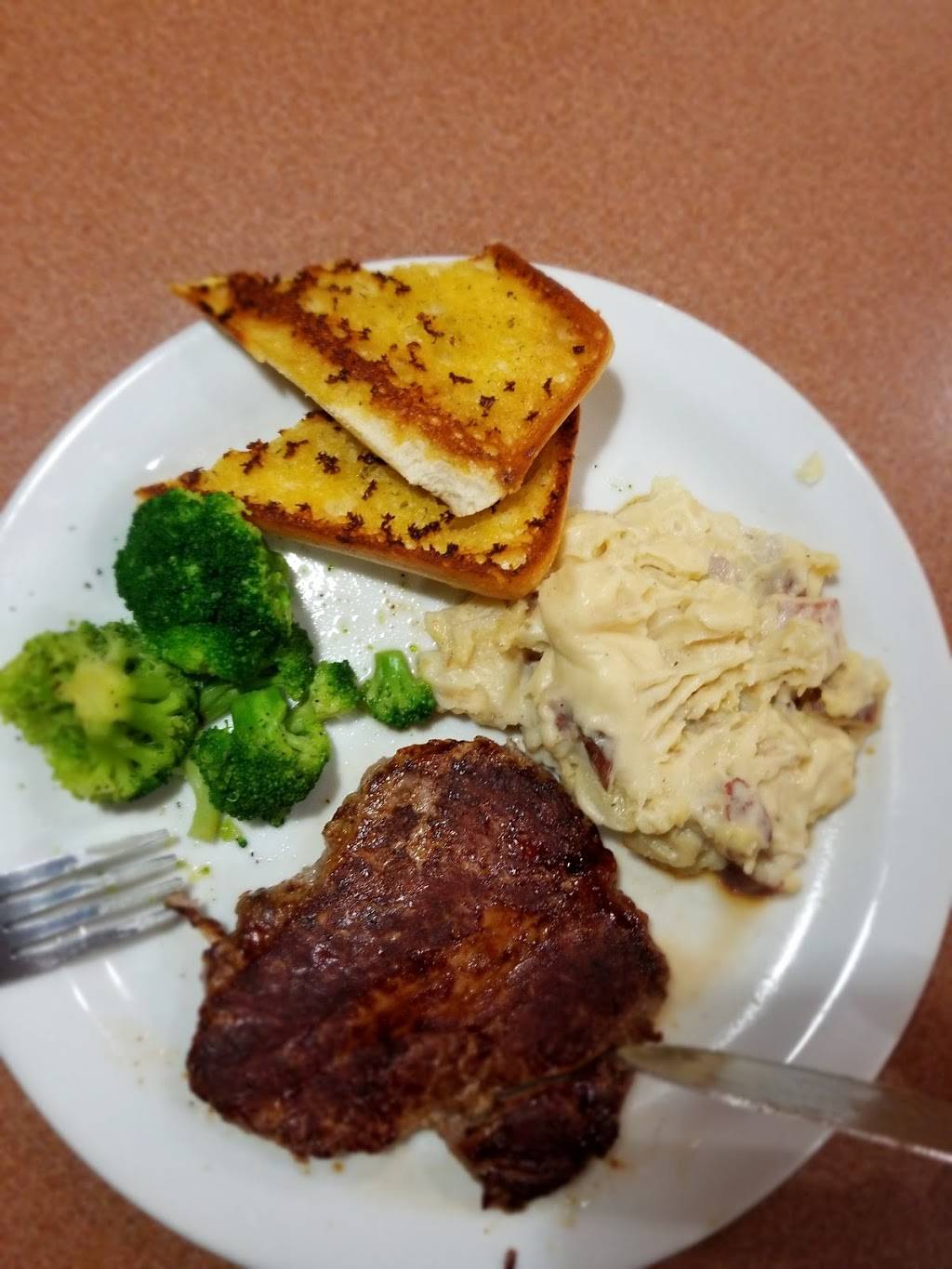 Dennys | restaurant | 6598 W Broad St, Richmond, VA 23230, USA | 8042887553 OR +1 804-288-7553