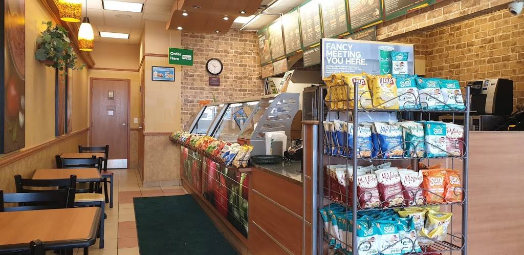 Subway | restaurant | 720 Bristol Rd W unit 8, Mississauga, ON L5R 4A3, Canada | 9055689744 OR +1 905-568-9744