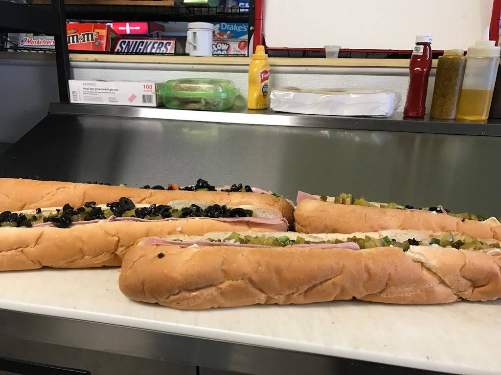 Eddies Market | restaurant | 1147 Pequawket Trail, Steep Falls, ME 04085, USA | 2076755030 OR +1 207-675-5030