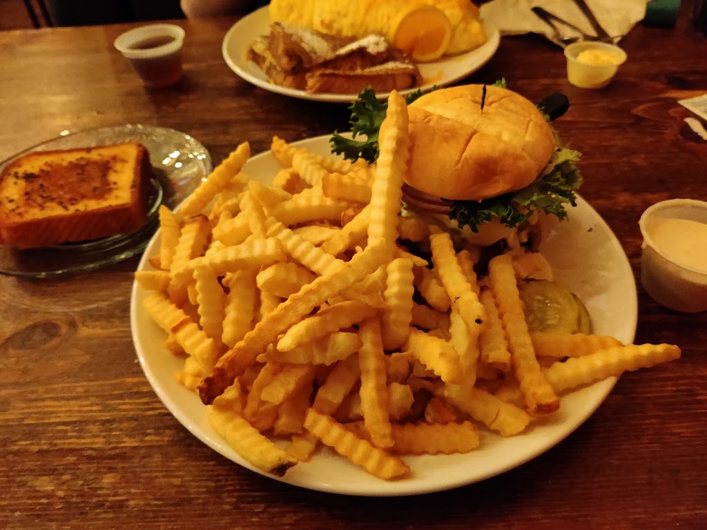 Hales Tavern | restaurant | 174 E Main St, Hermiston, OR 97838, USA | 5415677975 OR +1 541-567-7975