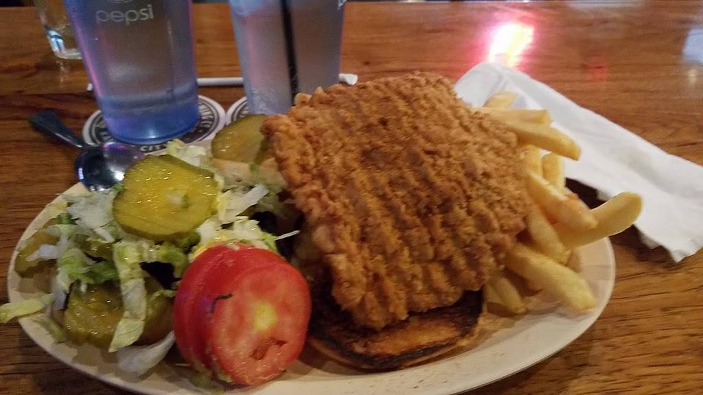 Mama Tios | restaurant | 1111 Main St, Kansas City, MO 64106, USA | 8162210589 OR +1 816-221-0589