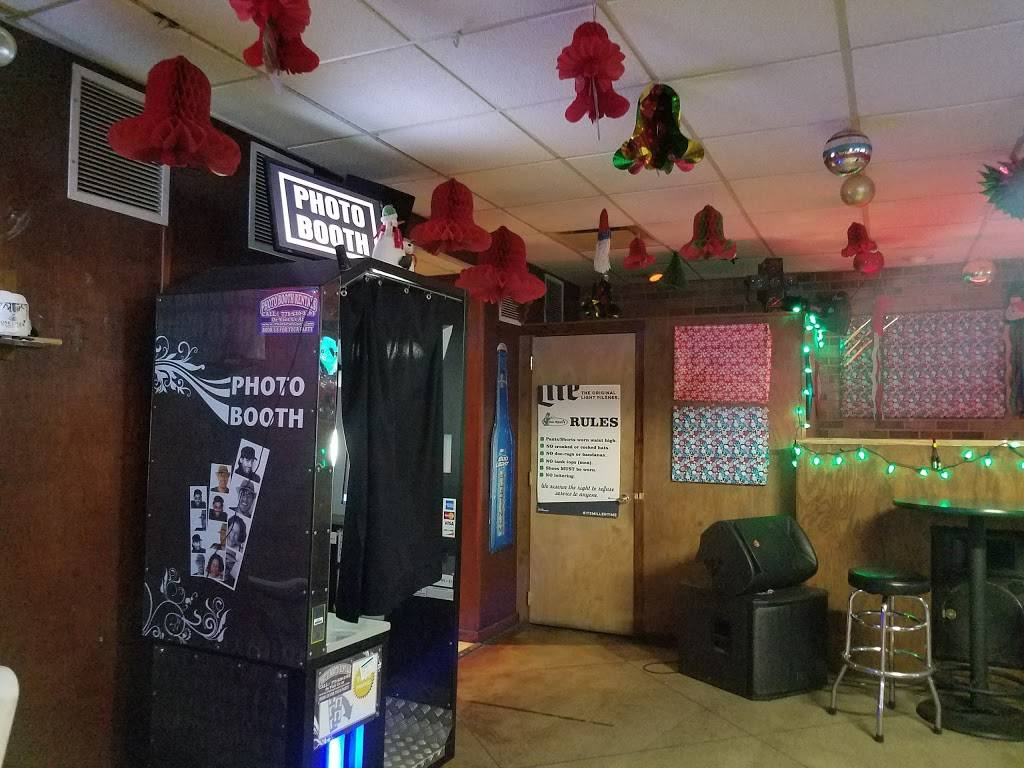 Doc Ryans Bar & Grill | restaurant | 7432 Madison St, Forest Park, IL 60130, USA | 7083662823 OR +1 708-366-2823