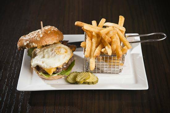 Burgerhaus - Schererville | restaurant | 813 W Lincoln Hwy suite b, Schererville, IN 46375, USA | 2192278442 OR +1 219-227-8442