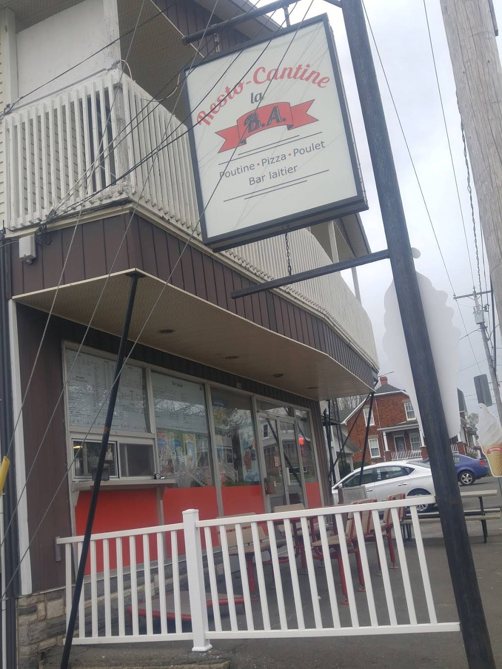 Resto-Cantine La B.A. | restaurant | 6072 Rue Principale, Saint-Félix-de-Kingsey, QC J0B 2T0, Canada | 8198481444 OR +1 819-848-1444