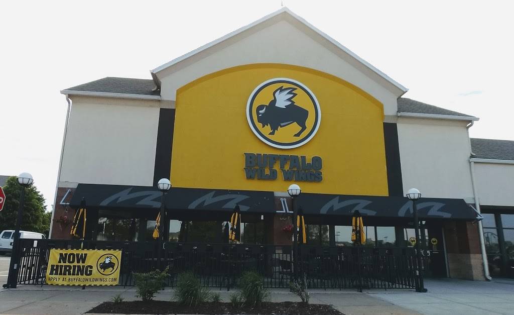 Buffalo Wild Wings | restaurant | 6544 Monona Dr, Monona, WI 53716, USA | 6082378686 OR +1 608-237-8686