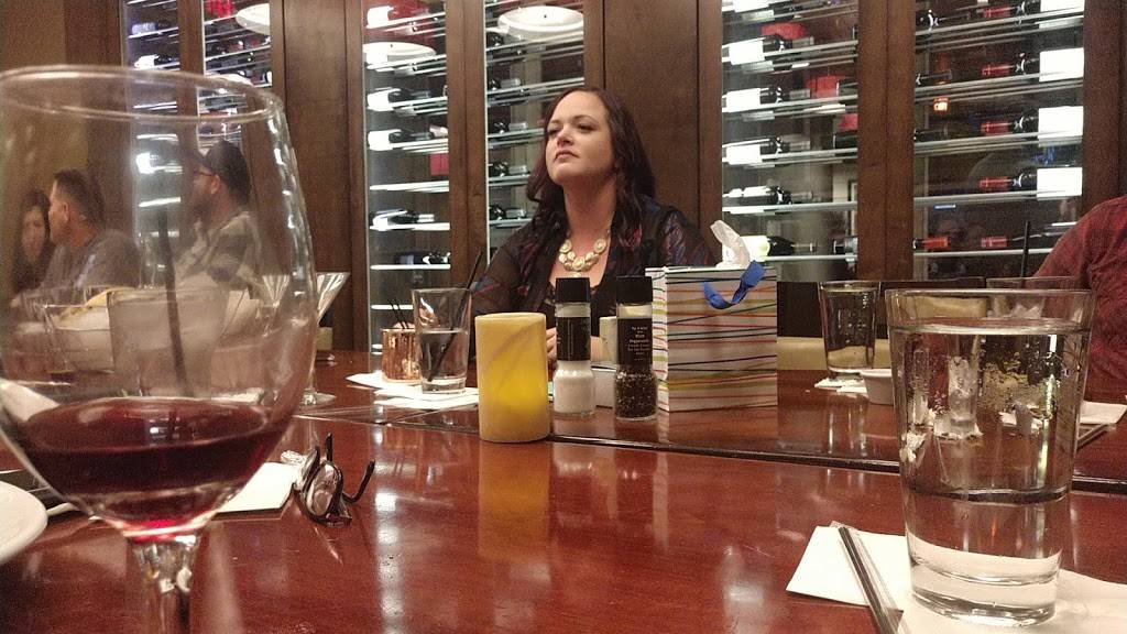 Stonewood Grill & Tavern | restaurant | 1210 International Pkwy, Heathrow, FL 32746, USA | 4072787468 OR +1 407-278-7468