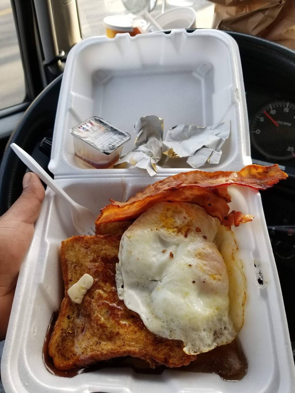 Patricias Restaurant | restaurant | 18 Whalley Ave, New Haven, CT 06511, USA | 2037874500 OR +1 203-787-4500