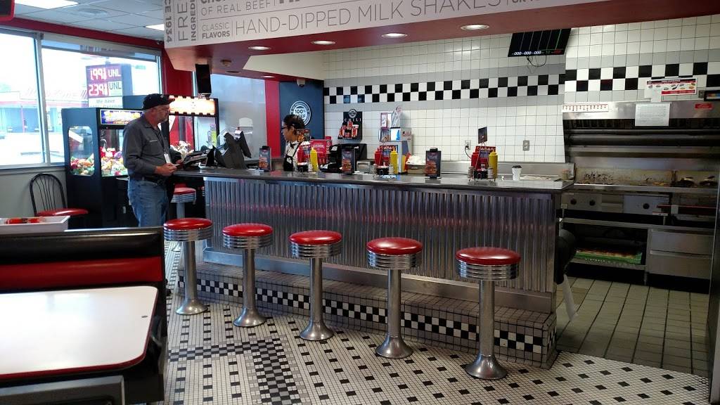 Steak n Shake | restaurant | 5118 Hixson Pike, Hixson, TN 37343, USA | 4238740700 OR +1 423-874-0700