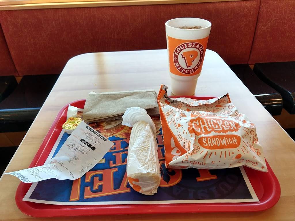 Popeyes Louisiana Kitchen | restaurant | 2150 S Quebec St, Denver, CO 80231, USA | 3037453923 OR +1 303-745-3923