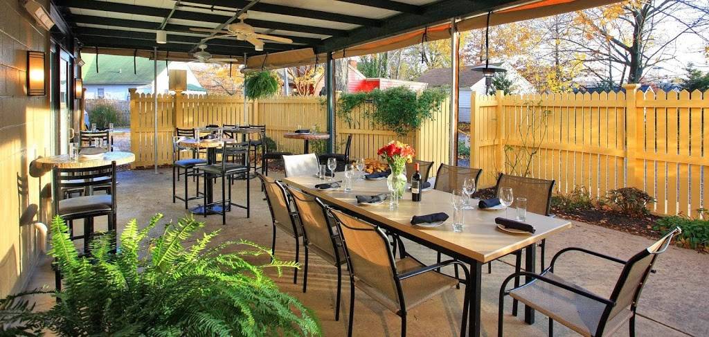 Vin 909 Winecafe | restaurant | 909 Bay Ridge Ave, Annapolis, MD 21403, USA | 4109901846 OR +1 410-990-1846