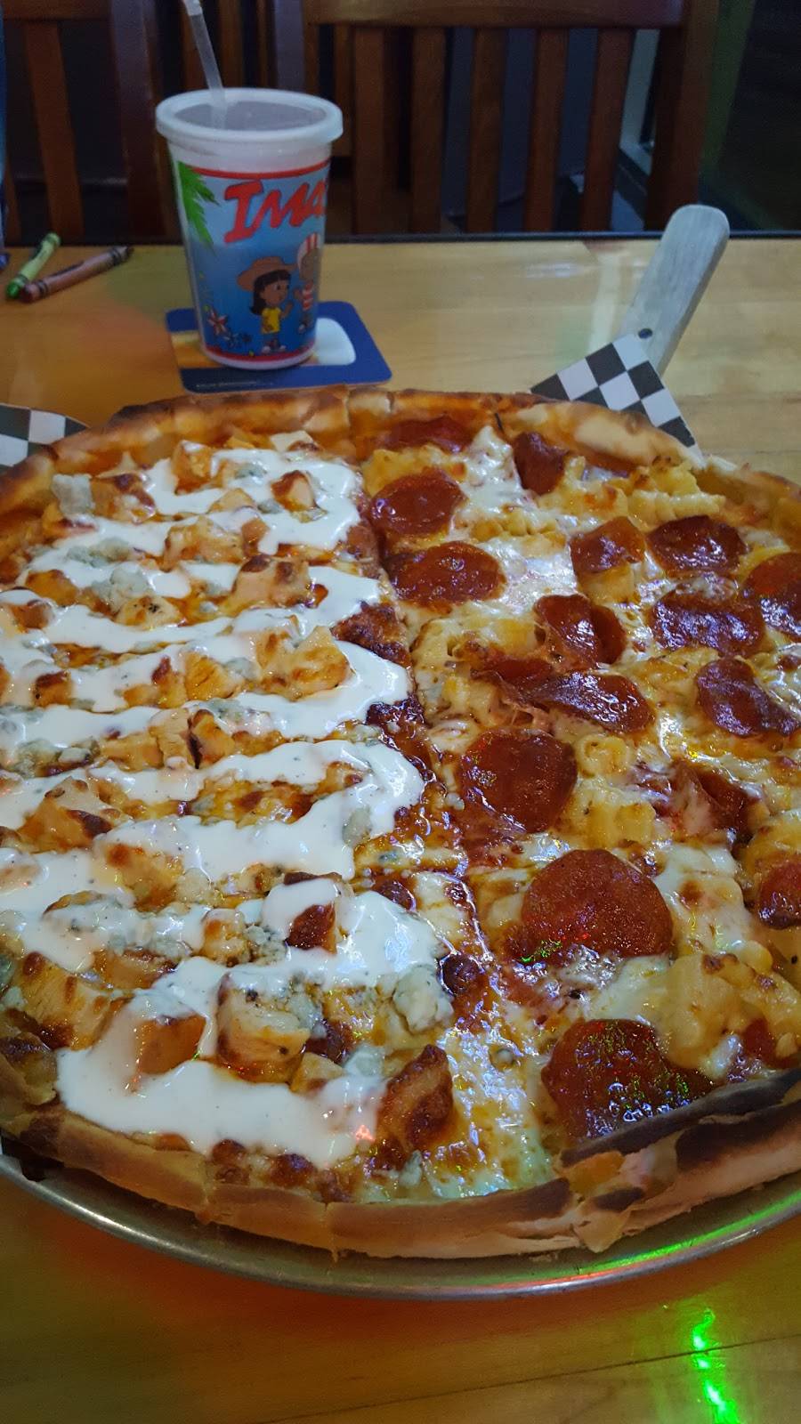 Bleachers Pub | restaurant | 8560 Greenwood Ave N, Seattle, WA 98103, USA | 2067839919 OR +1 206-783-9919