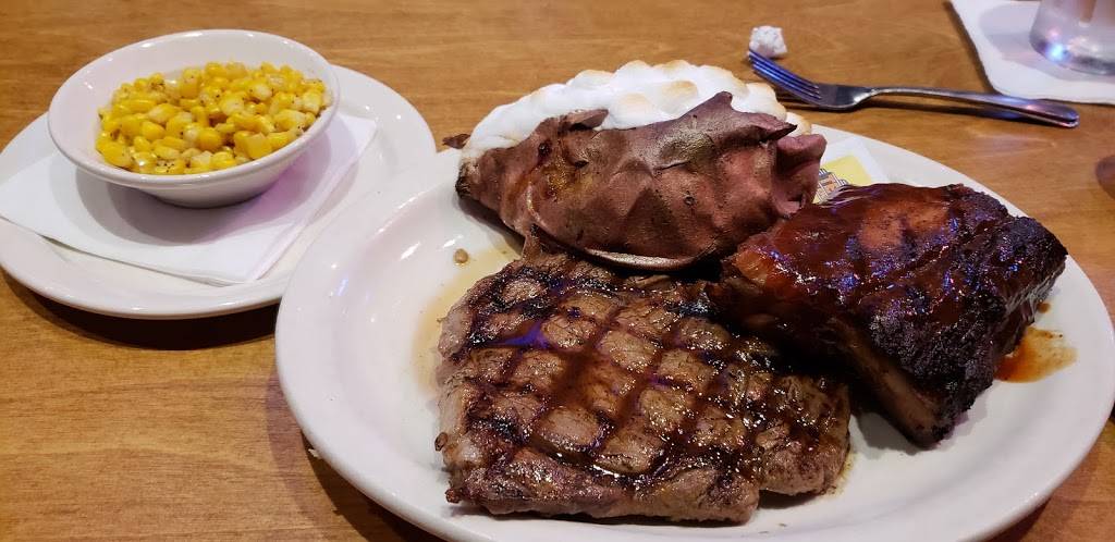 Texas Roadhouse | restaurant | 2520 Corridor Way, Coralville, IA 52241, USA | 3193543489 OR +1 319-354-3489