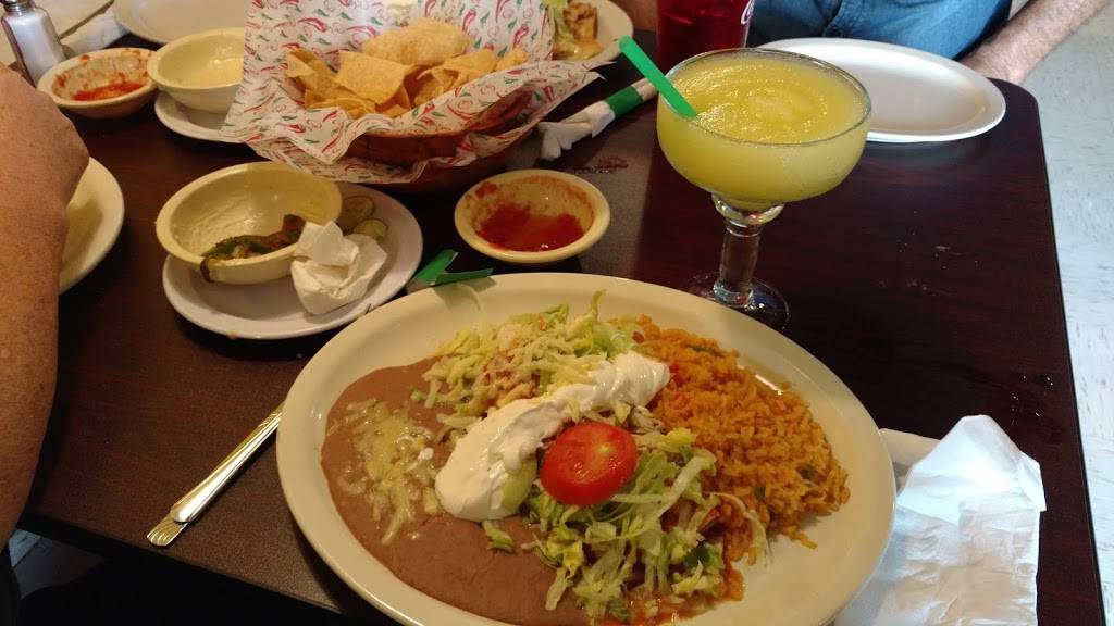 Fiesta Mexicana | restaurant | 41 Market Square, Rogersville, AL 35652, USA | 2562476180 OR +1 256-247-6180