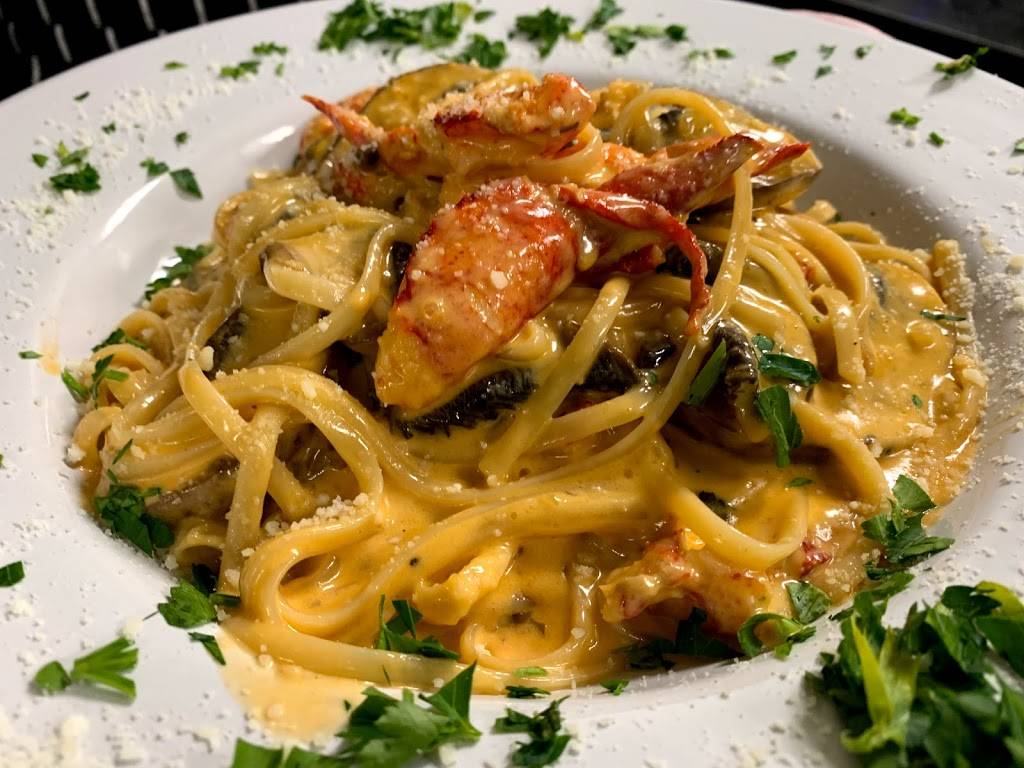 Castuccis Italian Restaurant | restaurant | 4332 Long Beach Rd SE, Southport, NC 28461, USA | 9104776755 OR +1 910-477-6755