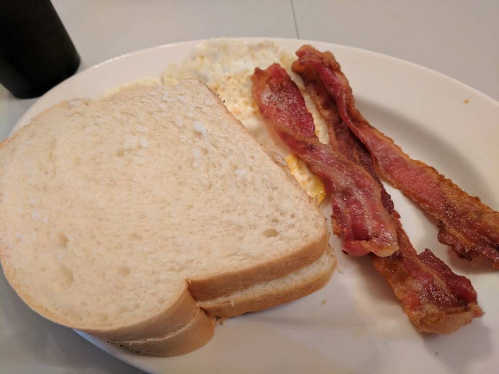 Mamas Place | restaurant | 600 N Wayne St, Angola, IN 46703, USA | 2603194297 OR +1 260-319-4297