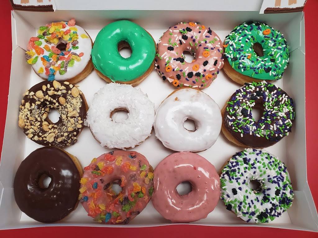 Donut Palace | restaurant | 1520 N Summit St, Arkansas City, KS 67005, USA | 6207949228 OR +1 620-794-9228