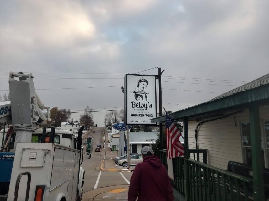 Betsys | restaurant | 503 Main St, Highland, WI 53543, USA | 6089297482 OR +1 608-929-7482