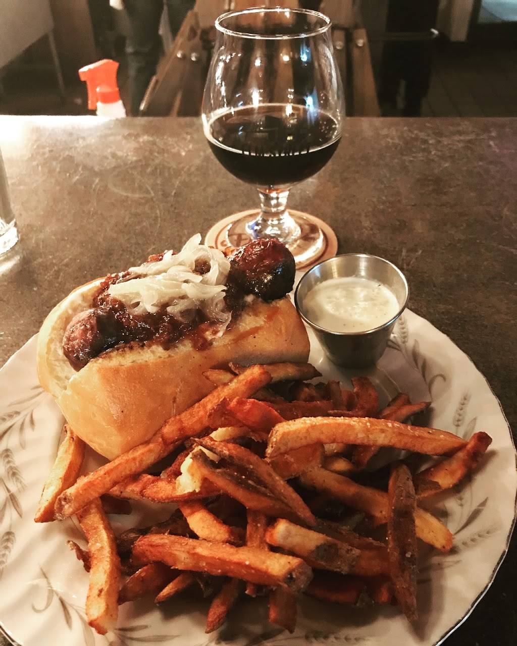 Elm Street Brewing Company | restaurant | 519 N Elm St, Muncie, IN 47305, USA | 7652732054 OR +1 765-273-2054