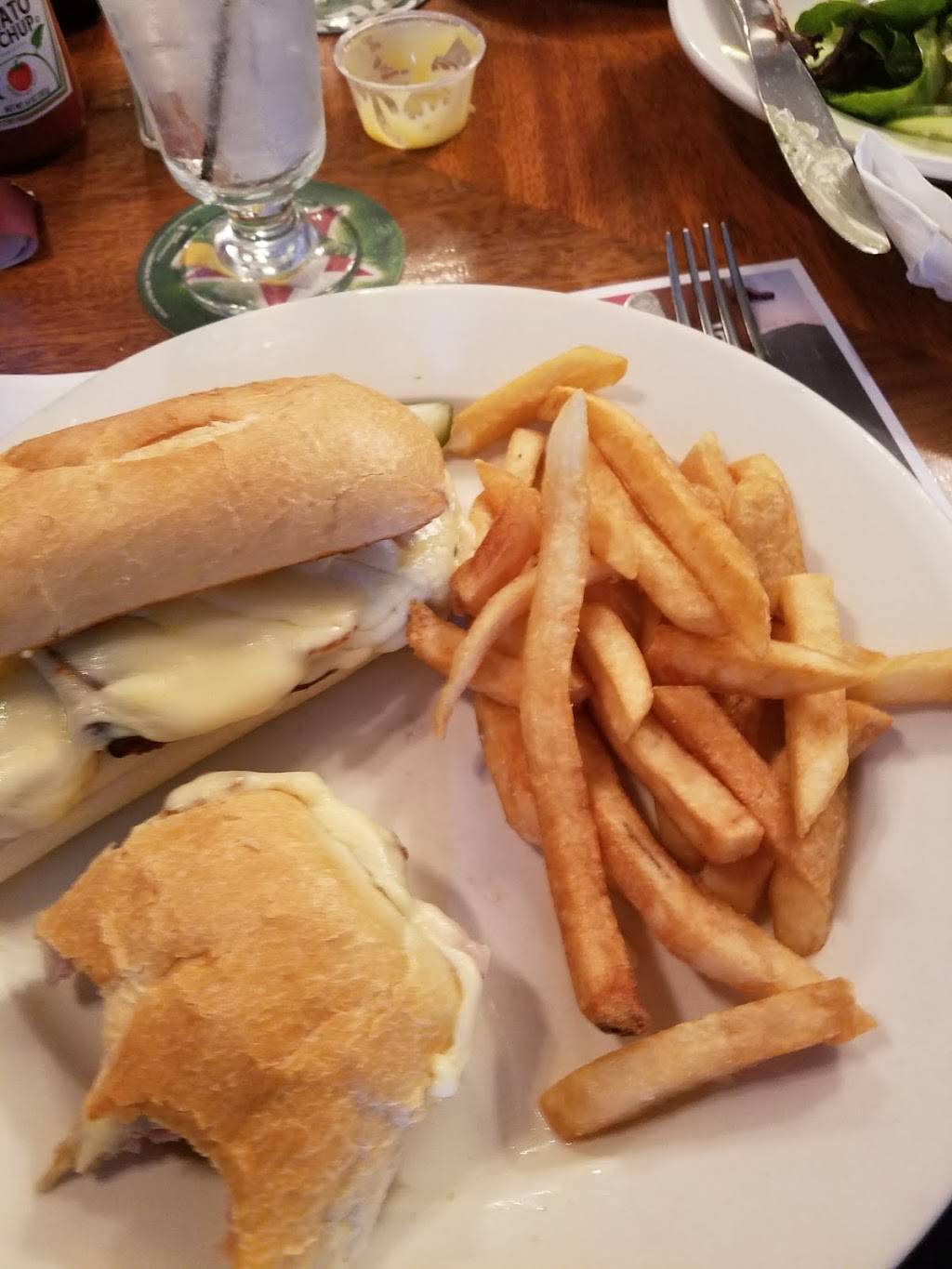 Halligans Public House | restaurant | 22 West St, Warwick, NY 10990, USA | 8459862914 OR +1 845-986-2914