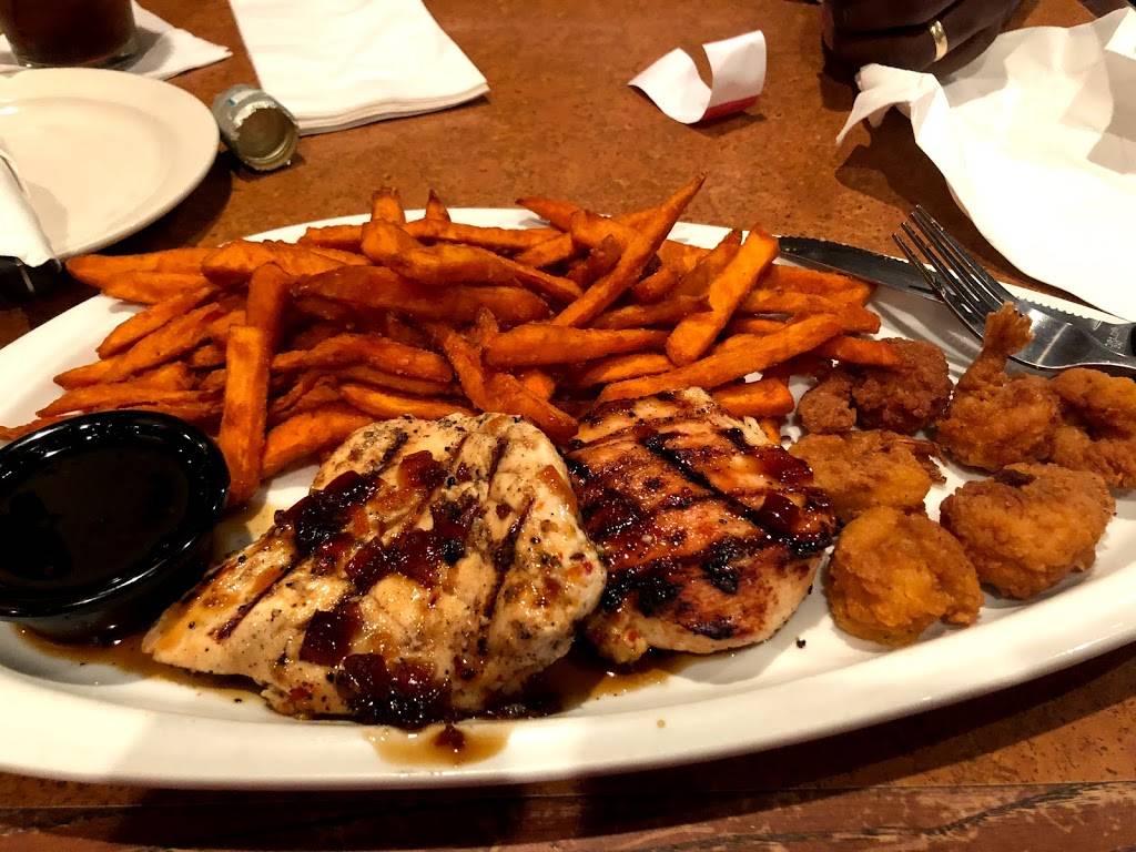 TGI Fridays | restaurant | 7515 N Kings Hwy, Myrtle Beach, SC 29572, USA | 8434978888 OR +1 843-497-8888