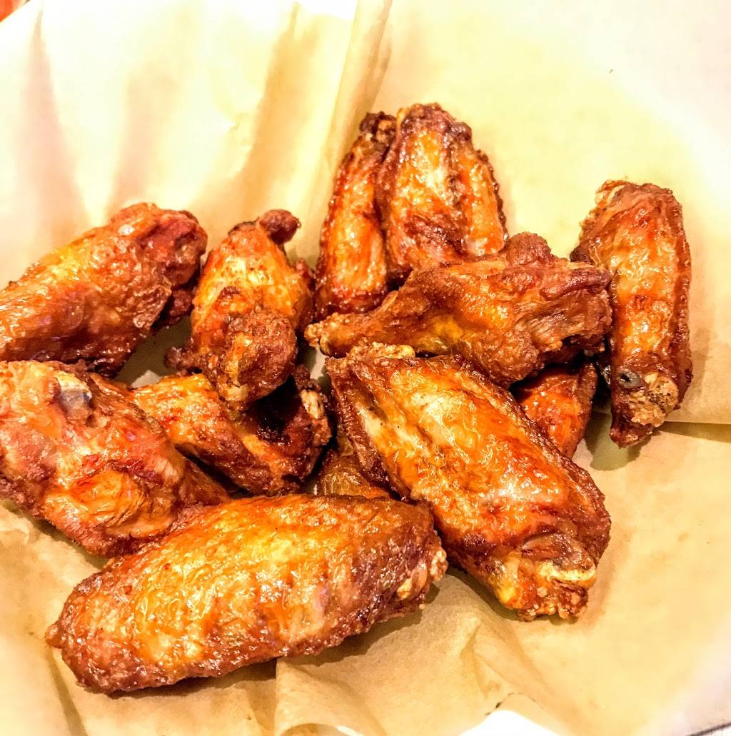 Rôtisserie St-Hubert | restaurant | 107 Chemin Saint-François-Xavier, Candiac, QC J5R 3X8, Canada | 5143855555 OR +1 514-385-5555