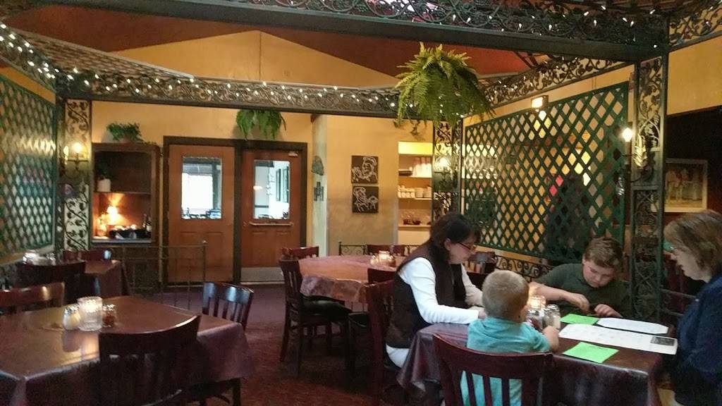 Da Vincis | restaurant | 215 Highland Ave, Williamstown, WV 26187, USA | 3043753633 OR +1 304-375-3633