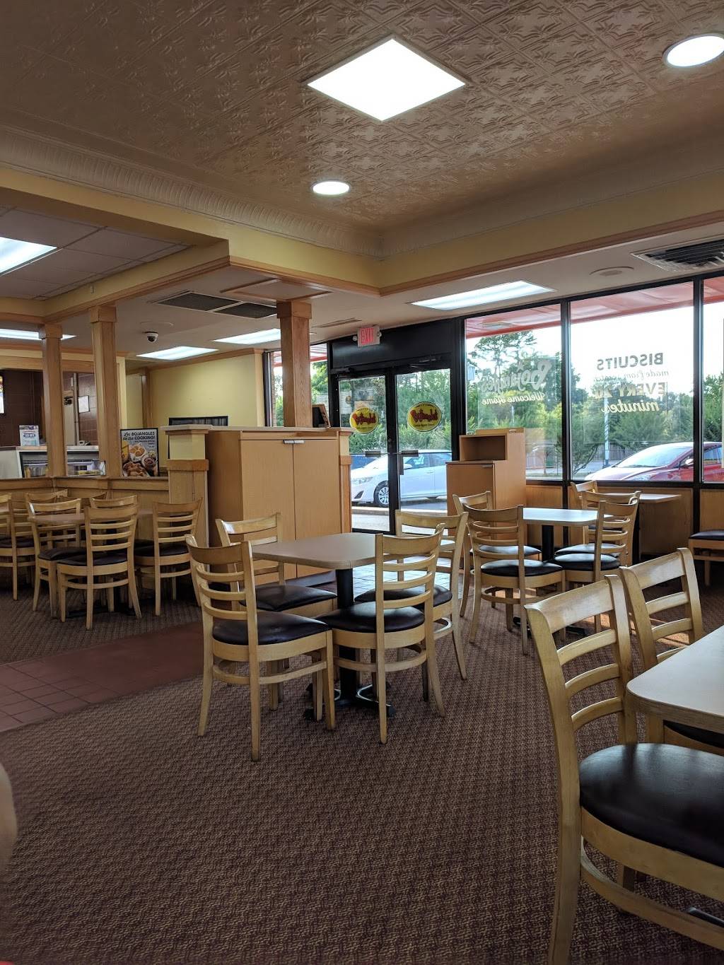 Bojangles Famous Chicken n Biscuits | restaurant | 1101 W Sugar Creek, Charlotte, NC 28213, USA | 7045965559 OR +1 704-596-5559